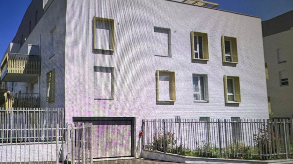 vente Parking intérieur Saint Priest - Photo 1