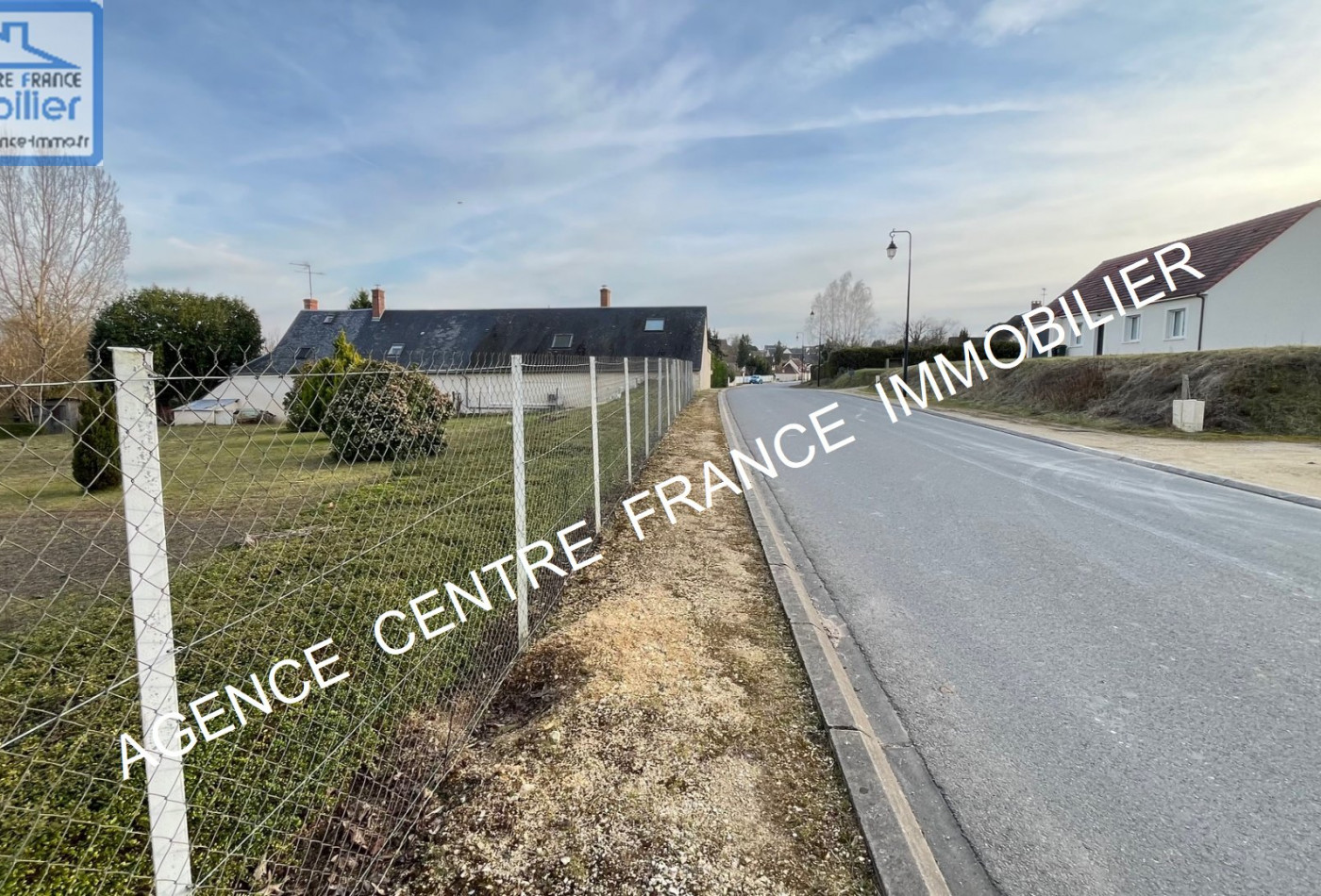 vente Terrain Plaimpied Givaudins - Photo 3