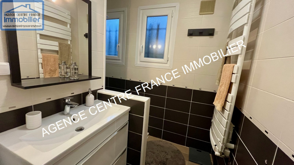 vente Maison Plaimpied Givaudins - Photo 9