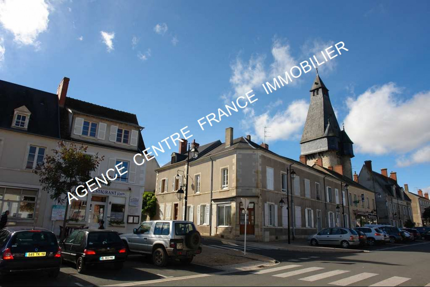 à vendre Immeuble mixte Dun Sur Auron - Photo 1