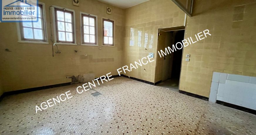 vente Immeuble mixte Dun Sur Auron