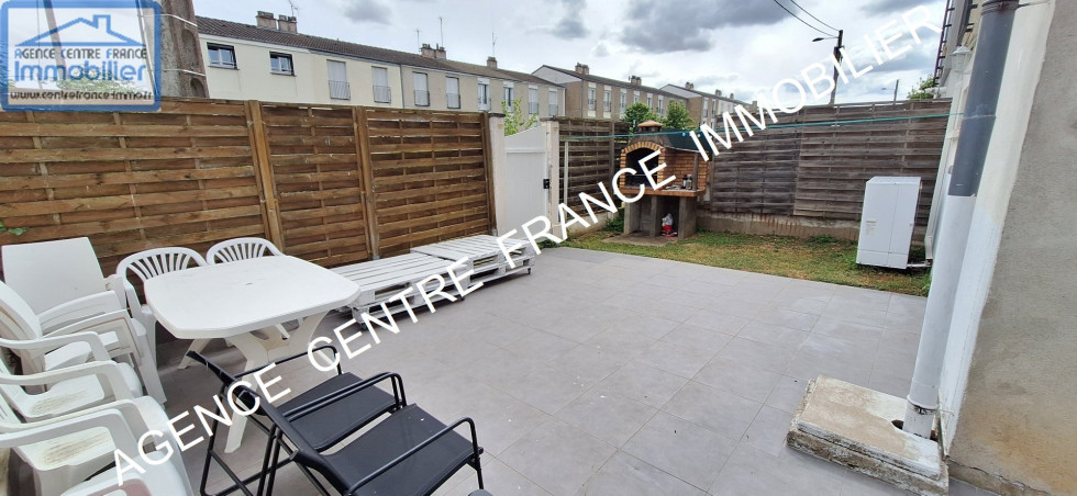 vente Maison Saint Germain Du Puy - Photo 1