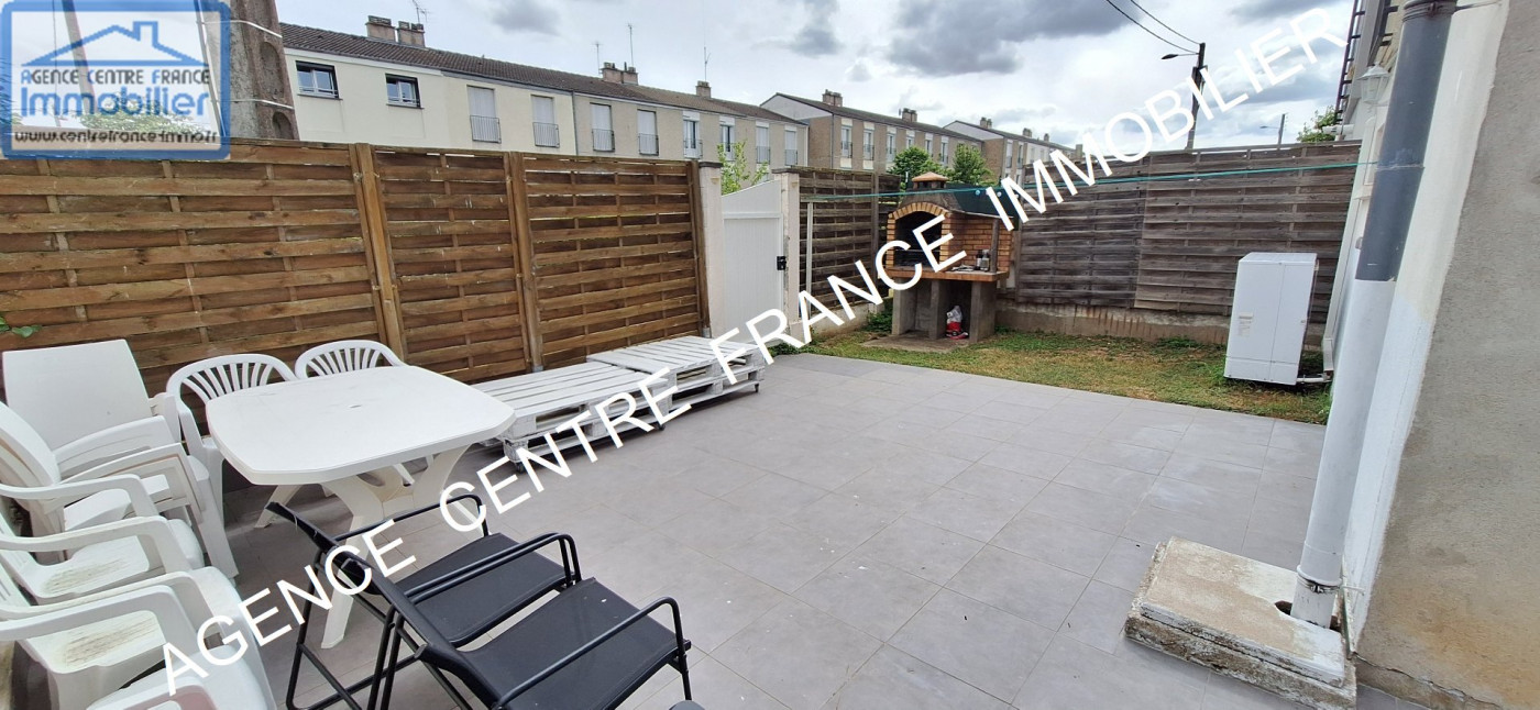 à vendre Maison Saint Germain Du Puy - Photo 1