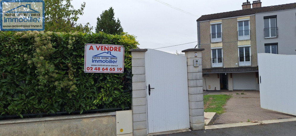 vente Maison Saint Germain Du Puy - Photo 1