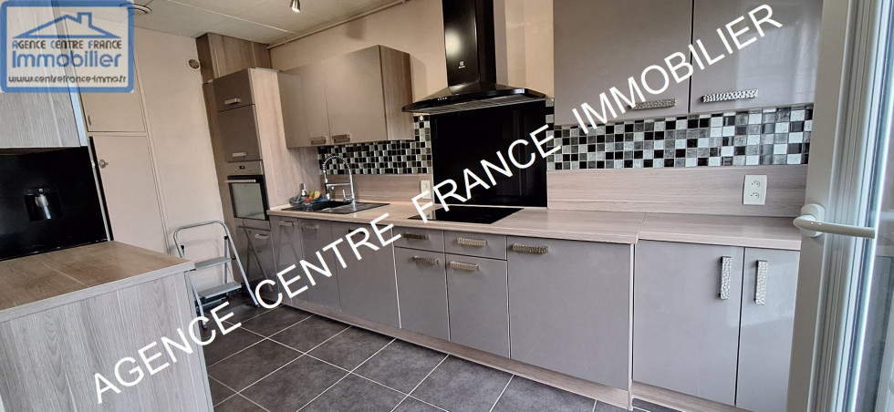 vente Maison Saint Germain Du Puy - Photo 3