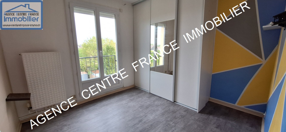 vente Maison Saint Germain Du Puy - Photo 7