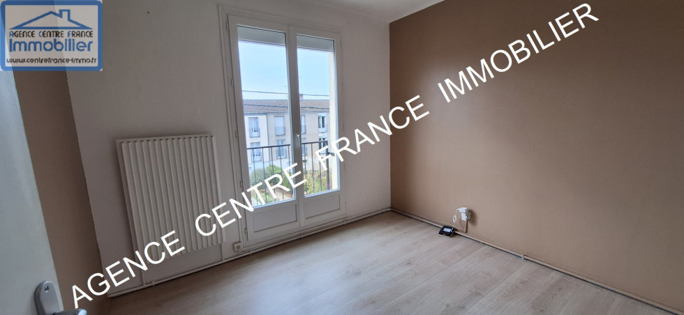 vente Maison Saint Germain Du Puy - Photo 8