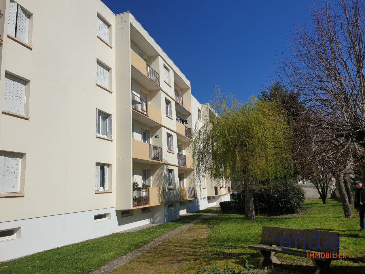 à vendre Appartement en résidence Domerat - Photo 1