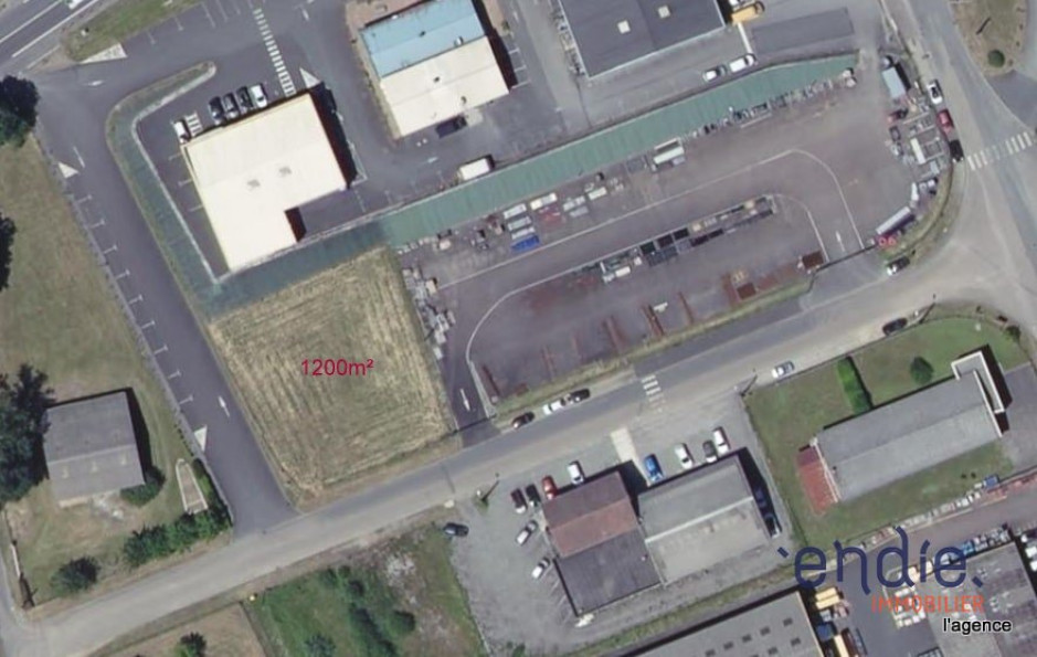 location Local commercial Saint Junien - Photo 1