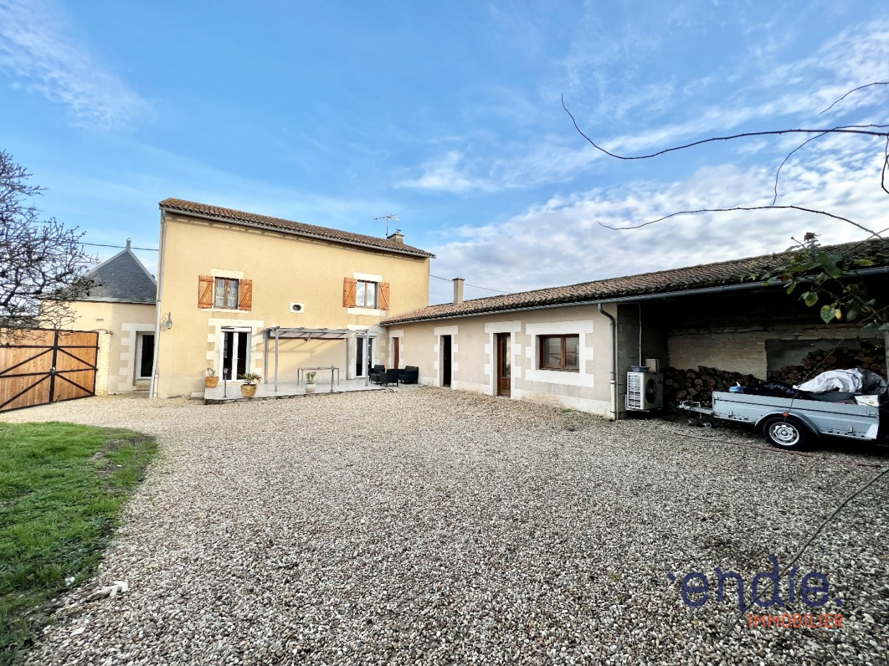 à vendre Maison Neuville De Poitou - Photo 1