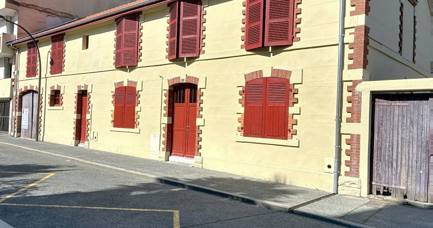 vente Loft/atelier/surface Pau