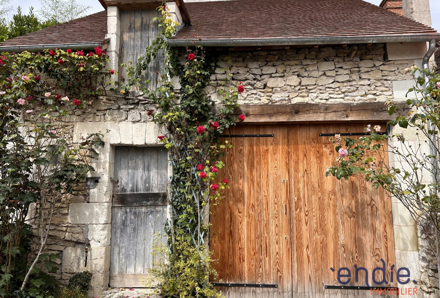 vente Maison Genille - Photo 1