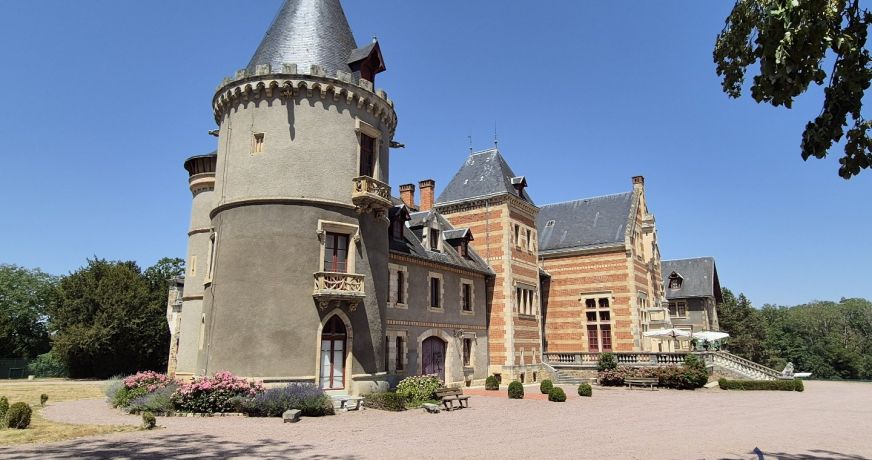 vente Château Lurcy Levis