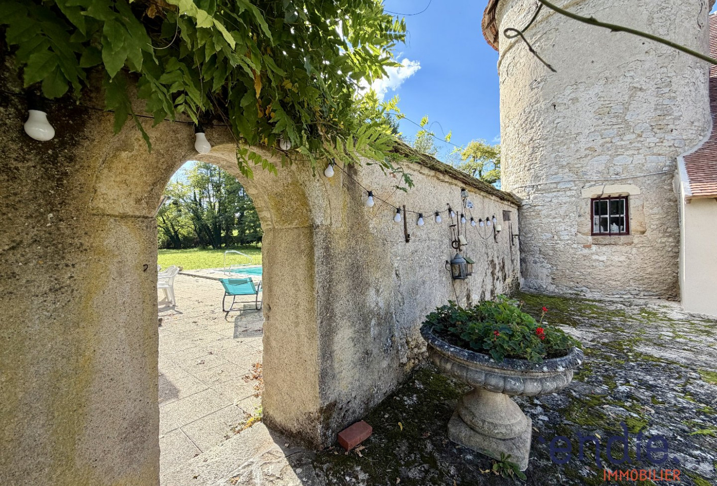 vente Maison bourgeoise Le Veurdre - Photo 8