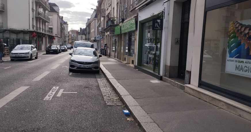 location Local commercial Tours