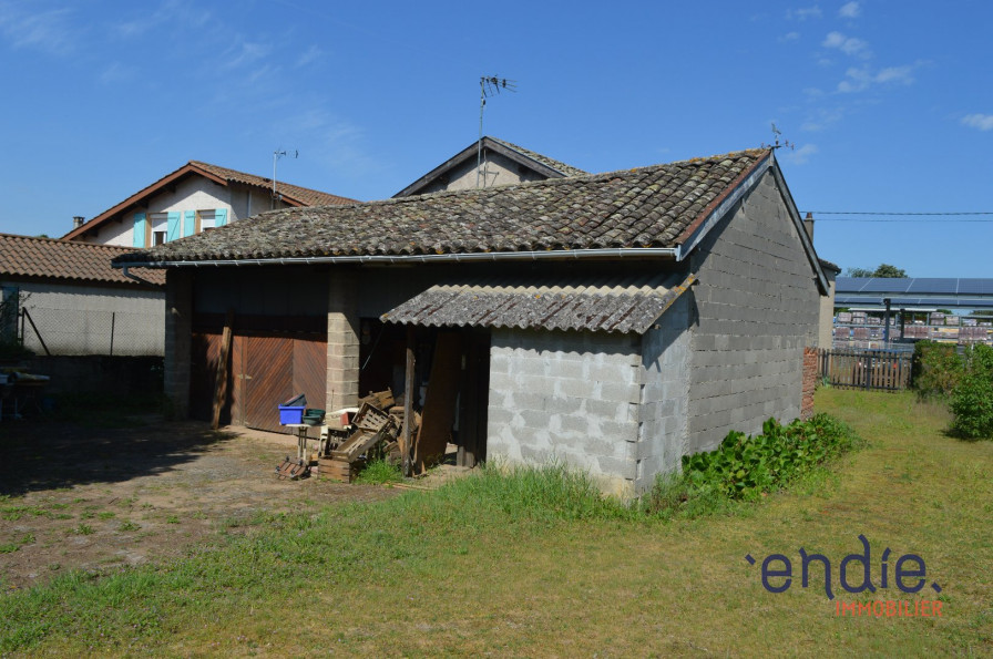 vente Maison à rénover Guereins - Photo 7