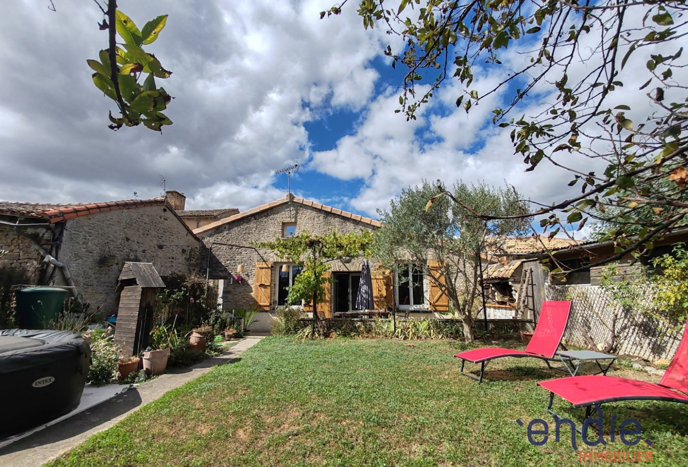 vente Maison Valence En Poitou - Photo 1