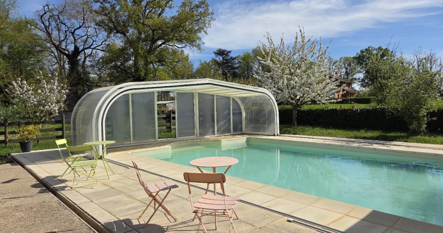 vente Corps de ferme Gennetines