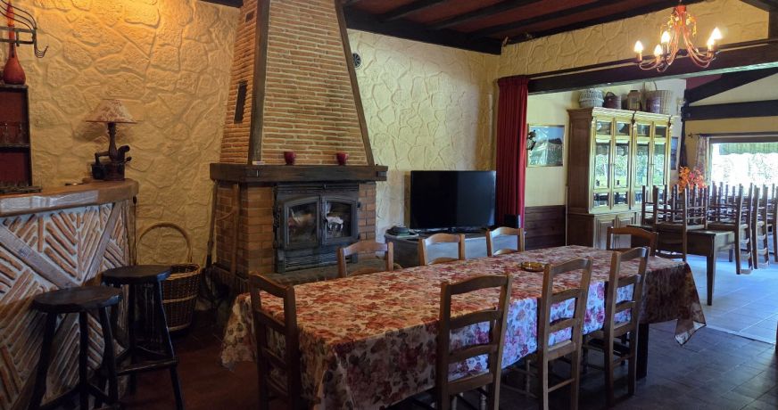 vente Corps de ferme Gennetines