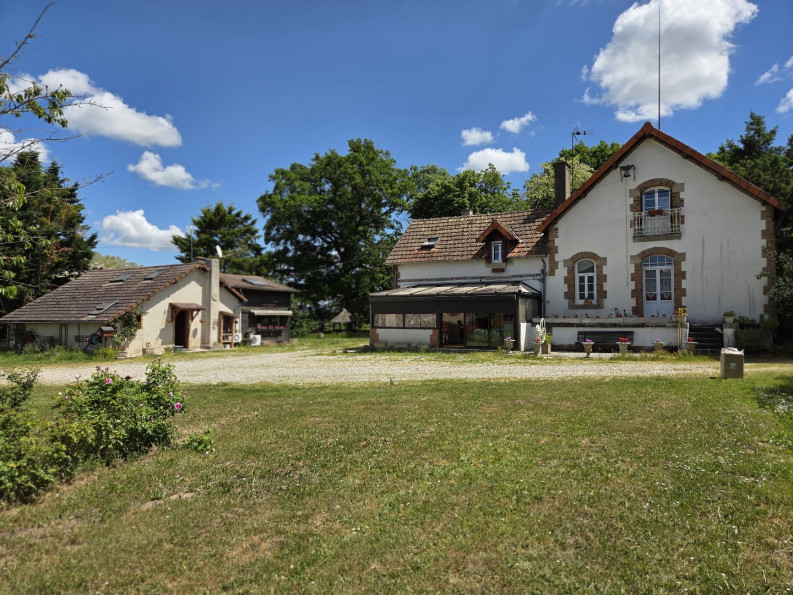 vente Corps de ferme Gennetines - Photo 1