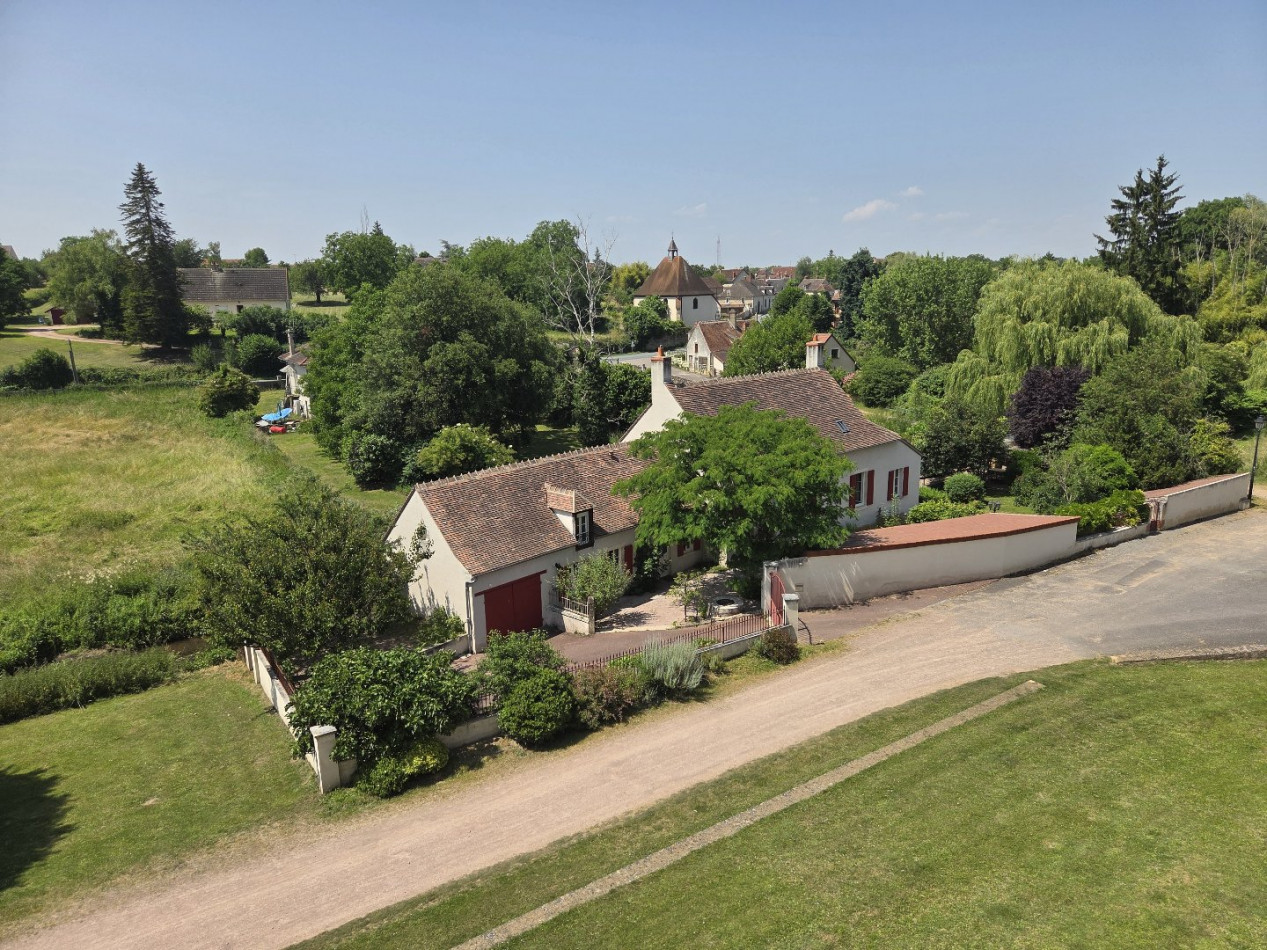 à vendre Maison de caractère Ainay Le Chateau - Photo 2