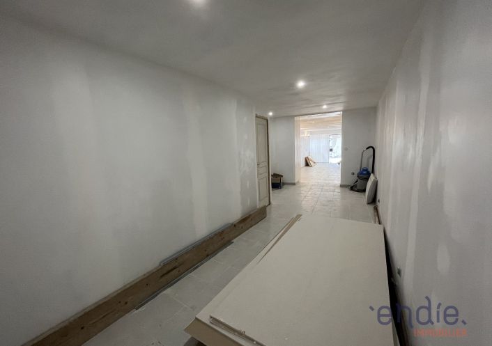 à vendre Local commercial Gray