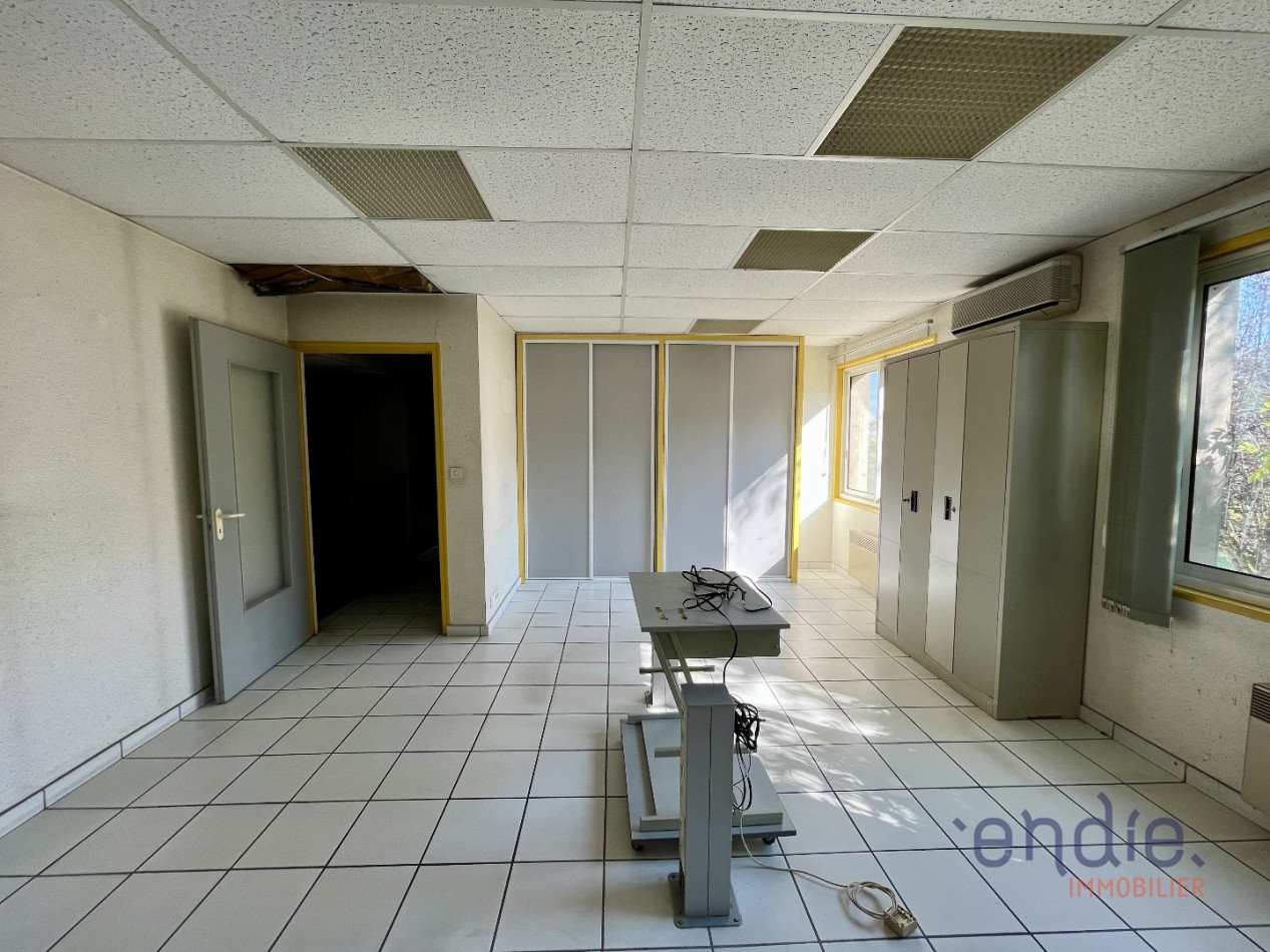 à louer Entrepots et bureaux Mantoche - Photo 11