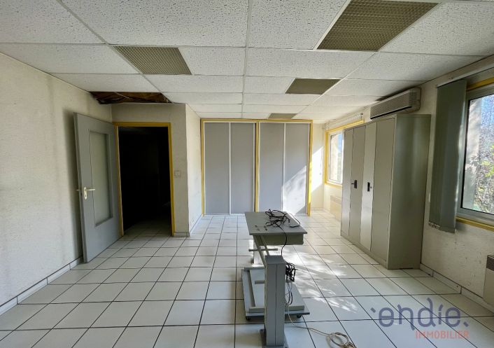 location Entrepots et bureaux Mantoche