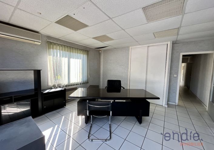 location Entrepots et bureaux Mantoche