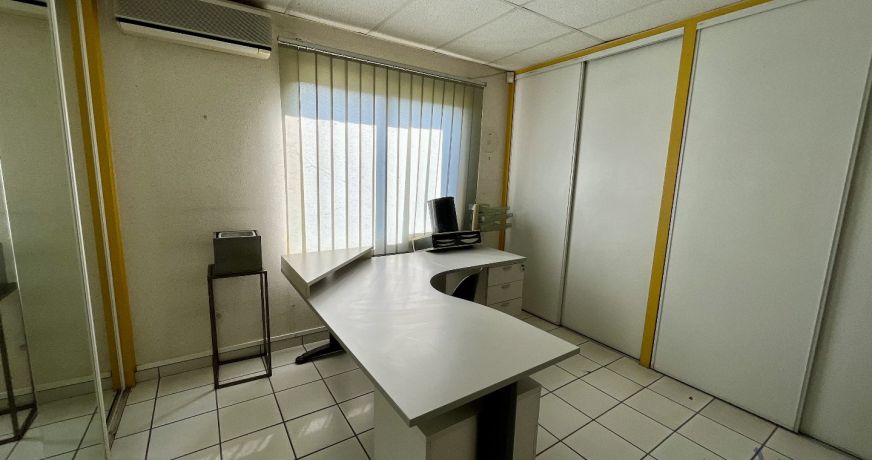 location Entrepots et bureaux Mantoche