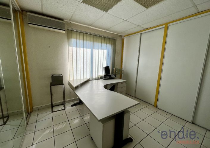 location Entrepots et bureaux Mantoche