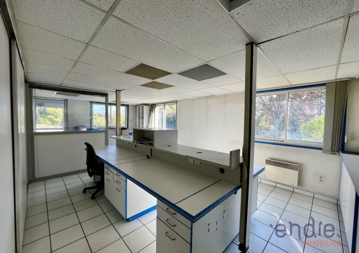 location Entrepots et bureaux Mantoche