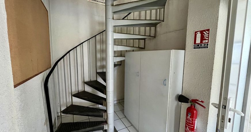 location Entrepots et bureaux Mantoche