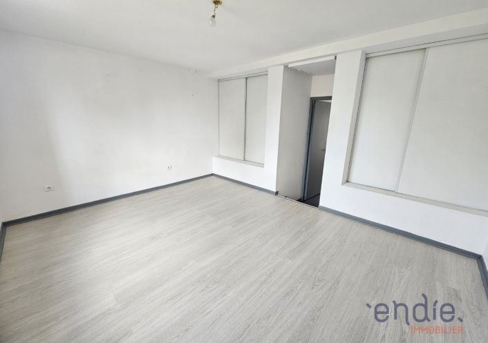 location Appartement Eloie