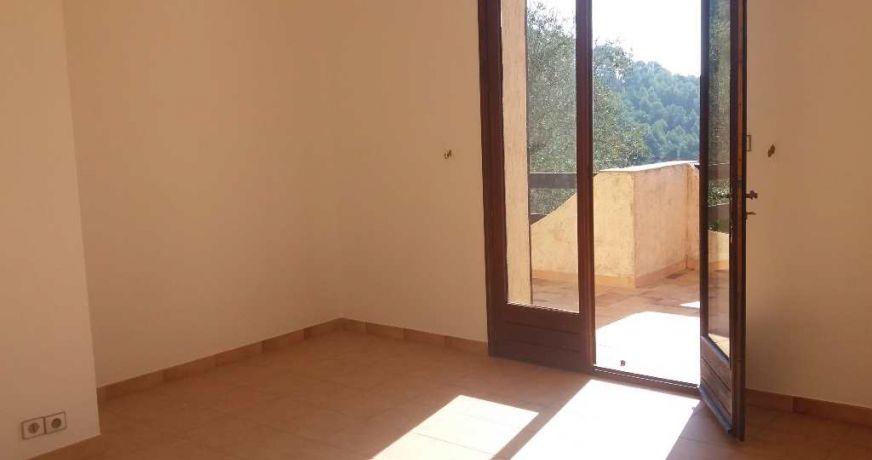 location Appartement en rez de jardin Tourrette Levens