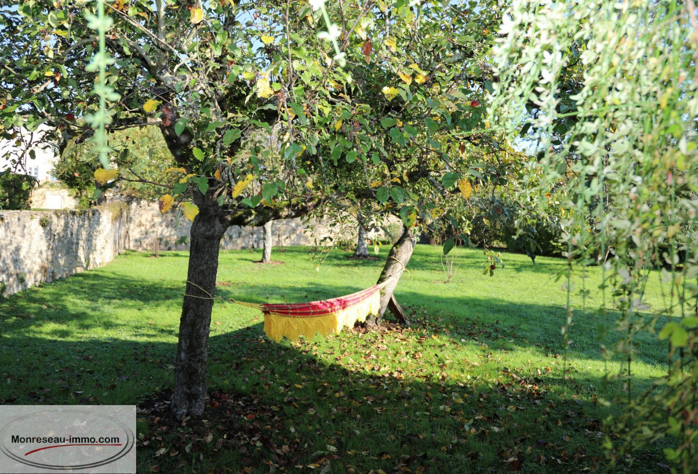 vente Propriété La Roche Vineuse - Photo 2