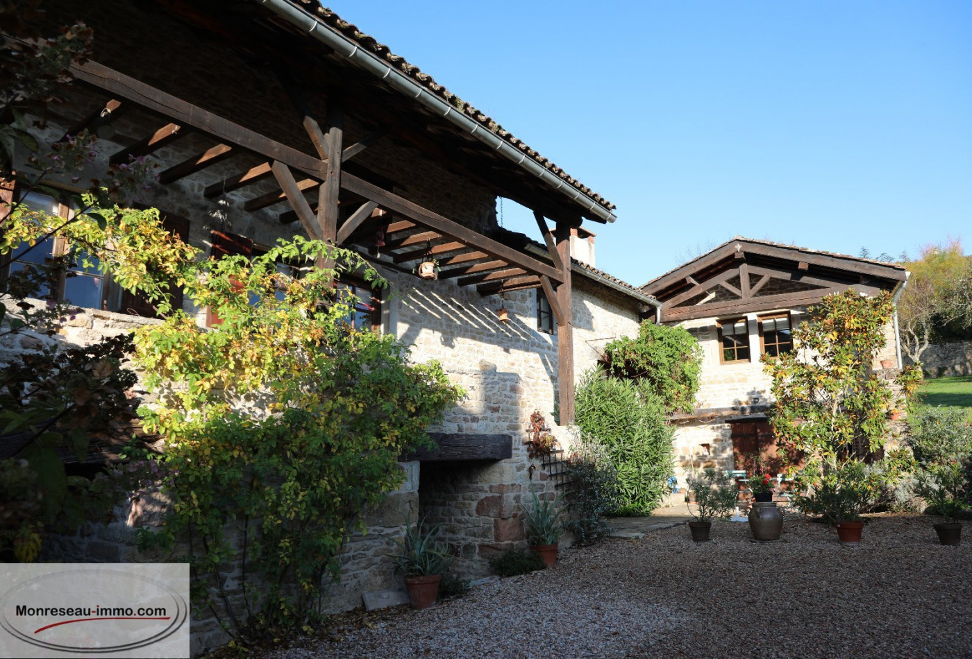 vente Propriété La Roche Vineuse - Photo 1