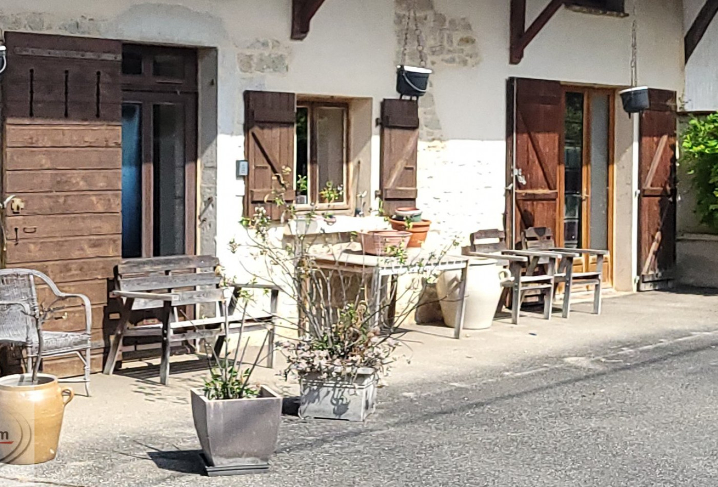 vente Maison et dépendances Villemotier - Photo 2