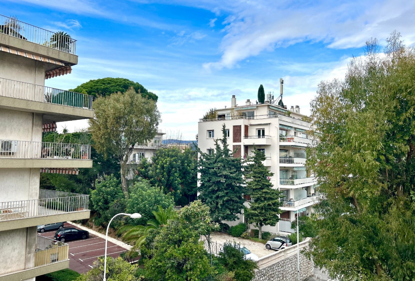 Vente Appartement 80m² 3 Pièces à Nice (06300) - Agence Vealys 21