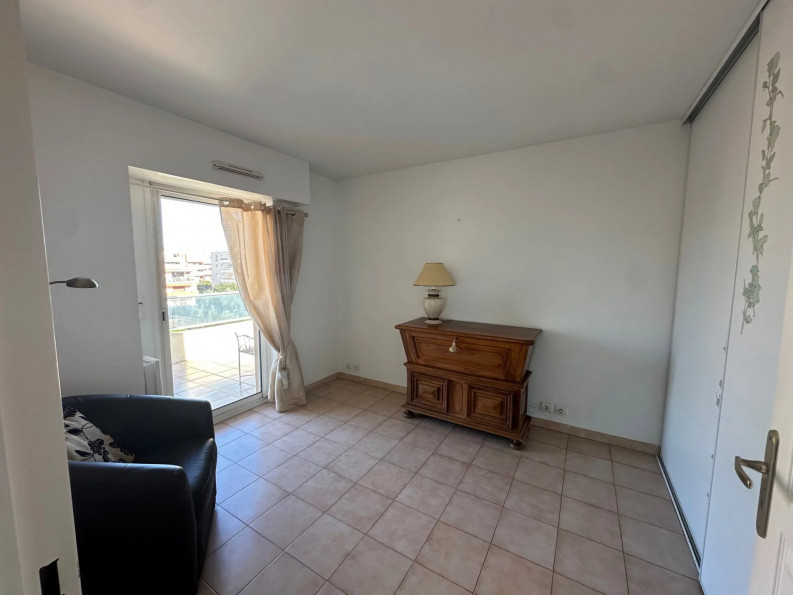 location Appartement Saint-laurent-du-var - Photo 4