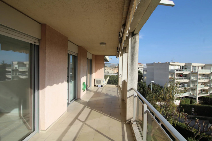 location Appartement Saint-laurent-du-var - Photo 3