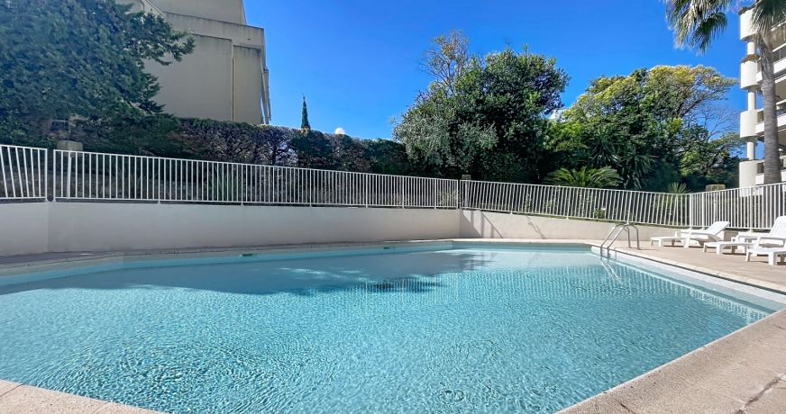 location Appartement Antibes