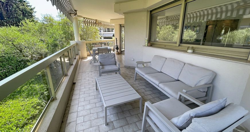 location Appartement Antibes