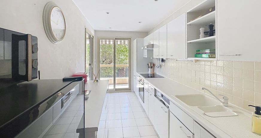 location Appartement Antibes
