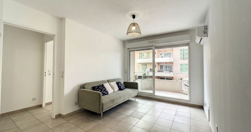 location Appartement Antibes