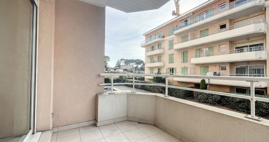 location Appartement Antibes