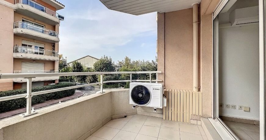 location Appartement Antibes