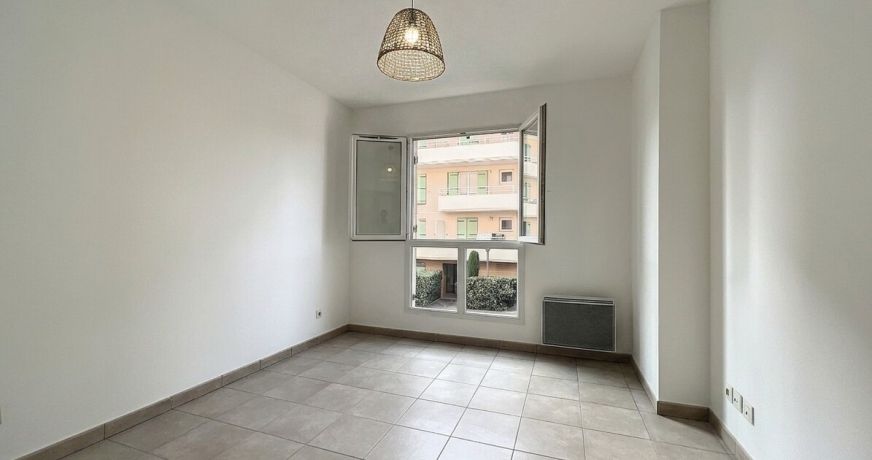 location Appartement Antibes