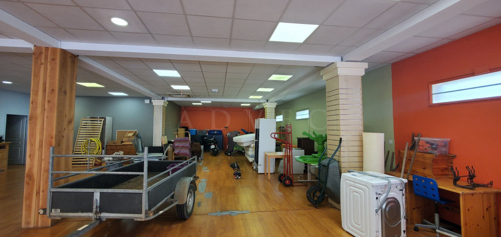 vente Local commercial Joyeuse - Photo 2