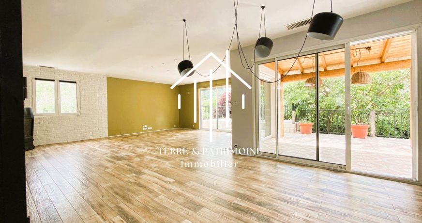 vente Villa Meyrannes